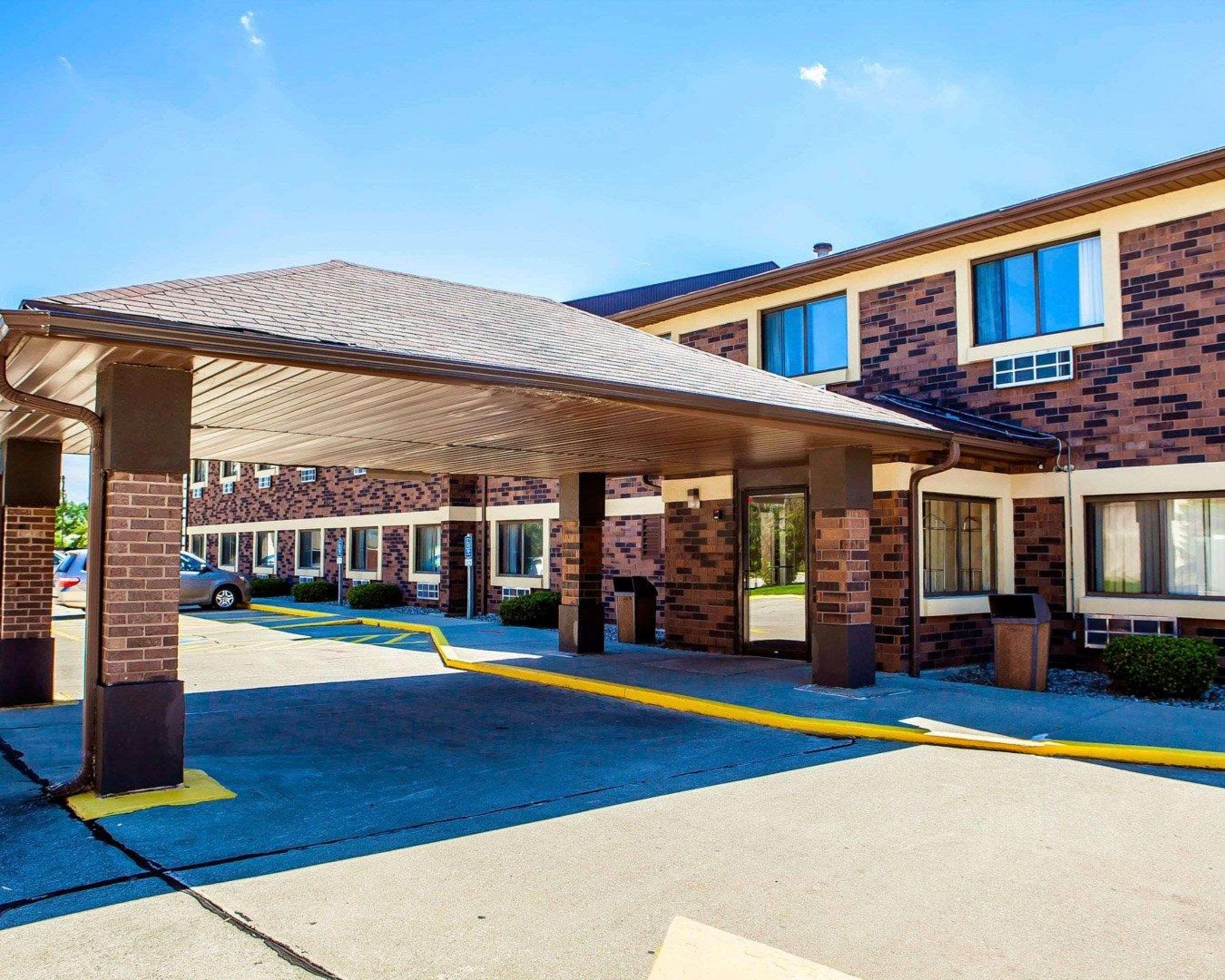 Quality Inn & Suites Champaign Exterior foto